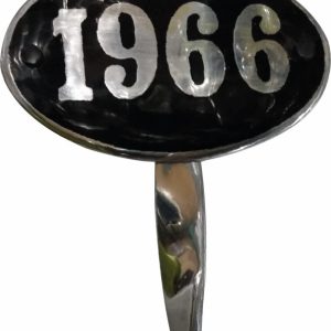 EMBLEMA ANO 1966 ALUMINIO/PRETO