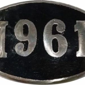EMBLEMA ANO 1961 ALUMINIO/PRETO