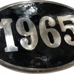 EMBLEMA ANO 1965 ALUMINIO/PRETO